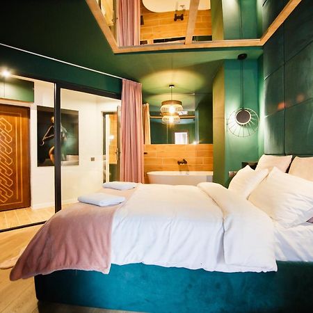 Green Velvet City Retreat Oradea Eksteriør bilde